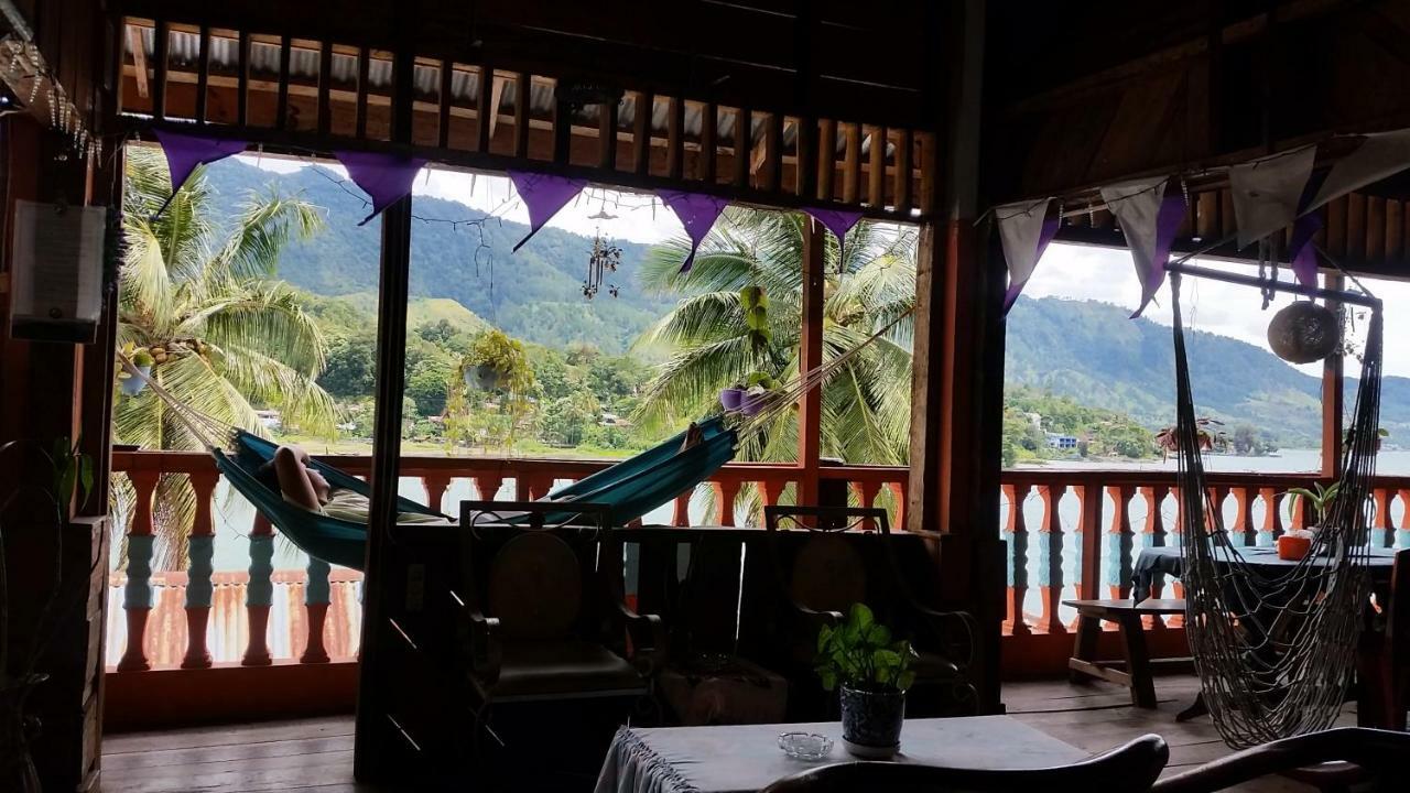 Sibayak Guesthouse Tuk Tuk Buitenkant foto