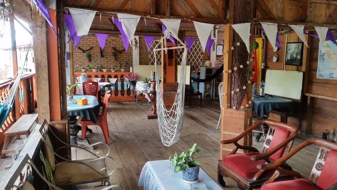 Sibayak Guesthouse Tuk Tuk Buitenkant foto
