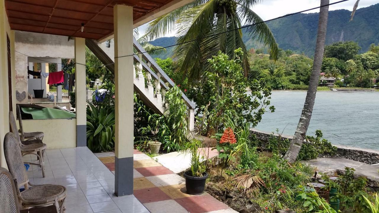 Sibayak Guesthouse Tuk Tuk Buitenkant foto