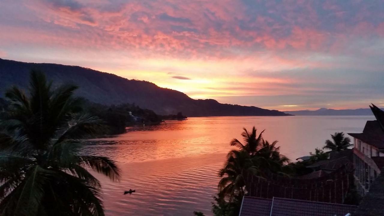 Sibayak Guesthouse Tuk Tuk Buitenkant foto